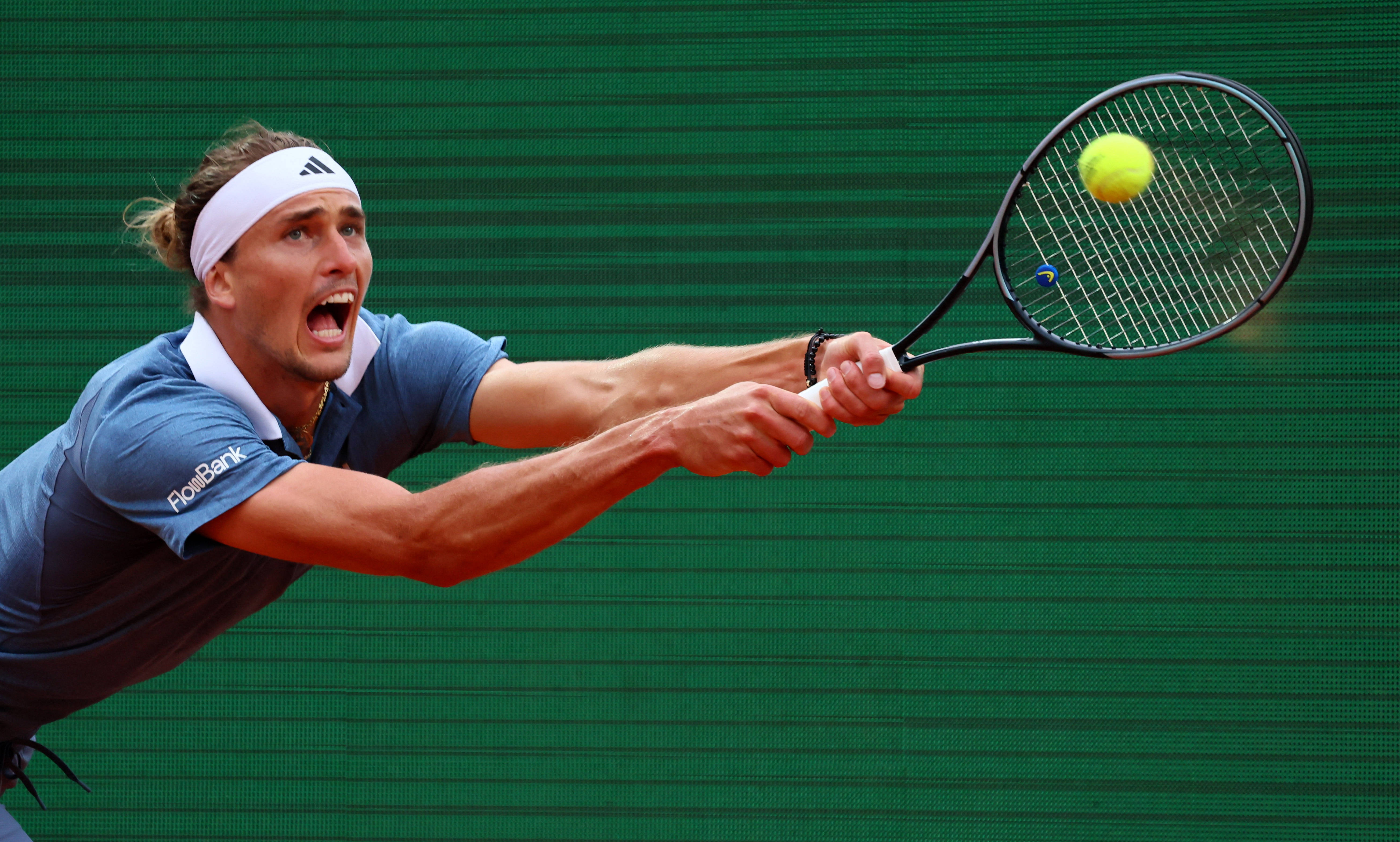 德国网球队强势日本网球队，兹维列夫送出助攻