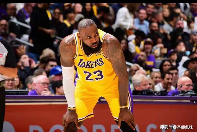 开云下载-中国男篮爆冷猛龙，詹姆斯关键制胜